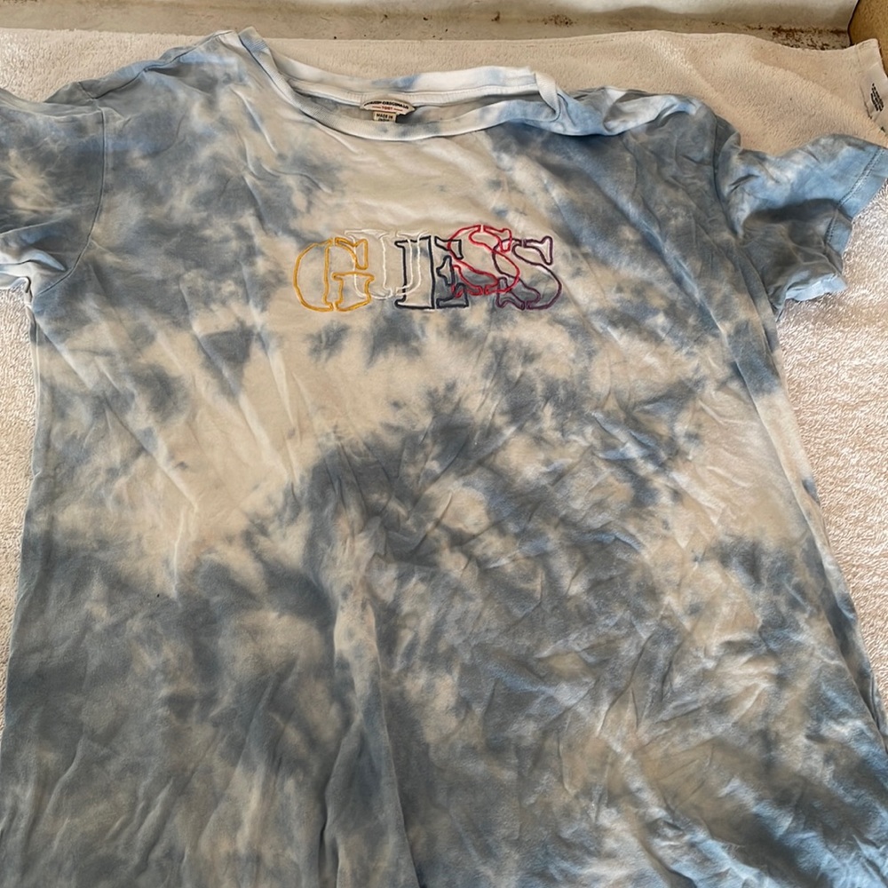 Guess t shirt
